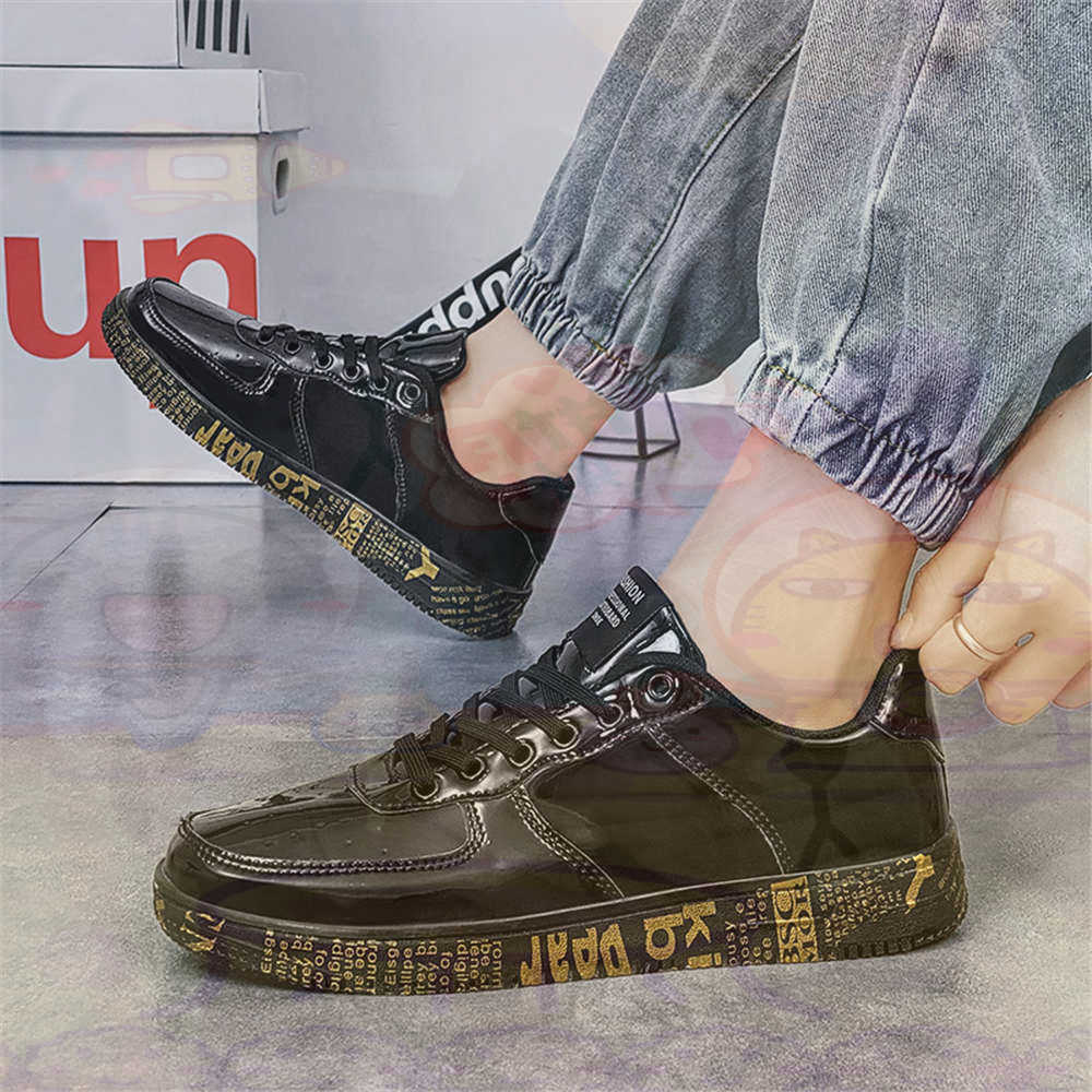 Round Foot Size 45 Sneakers Wh - Badminton News 评论和价格